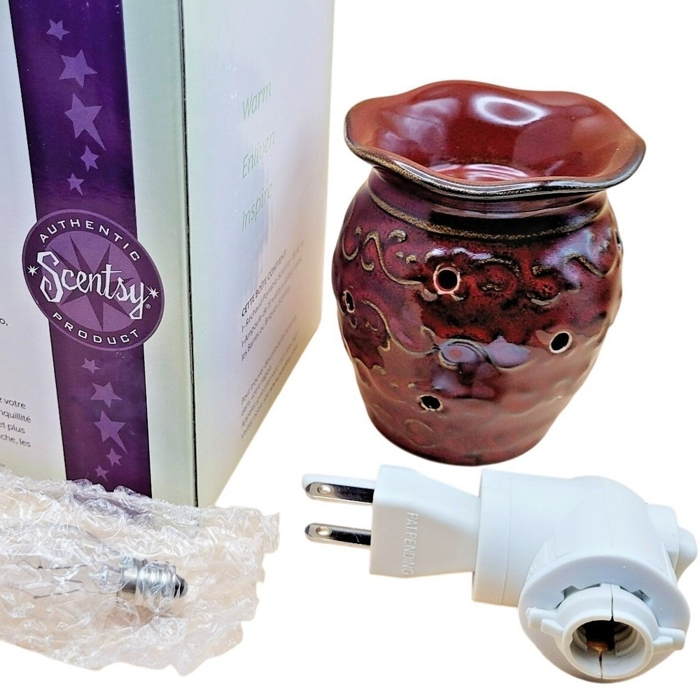 Scentsy Roma Wall Plug-In Wax Warmer Bulb Included Red NEW Open Box